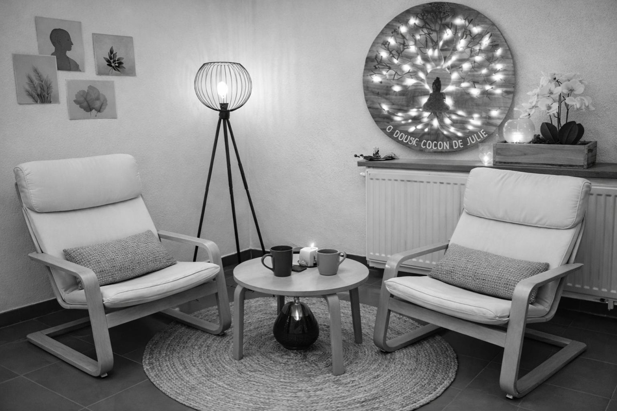 Soutien-du-c, Soutien du couple, Accompagnement de couple, Soutien relationnel, Écoute bienveillante couple, Retrouver le dialogue couple, Parcours fertilité couple, Soutien couple PMA, Difficulté post-partum couple, Épuisement parental, Surmonter tensions couple, Accompagnement deuil couple, Espace neutre pour couple, Soutien du couple Orchamps, Accompagnement couple Jura, Écoute couple Dole, Cabinet O Doux Cocon de Julie